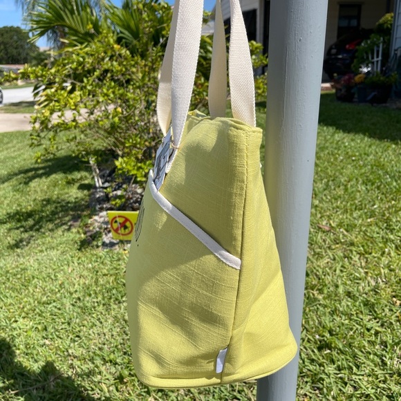 RAE DUNN Bee Kind Insulated Tote Bag - Picture 12 of 15